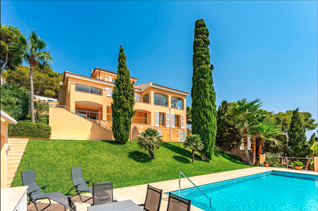 Majestätisches Villenanwesen der Extraklasse mit 180° Panorama-Weit- und Meerblick